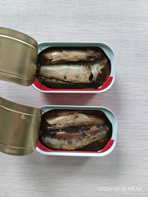 No hay aditivos pescado de sardina enlatado para el almuerzo rápido o la cena ligera