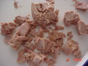 Pedazos conservados gusto fino excelente del atún naturales sin los preservativos
