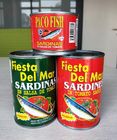 Pescados conservados de la sardina en salsa de tomate muchos tipo de embalaje