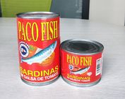 Sardinas conservadas de los pescados de la sardina de la etiqueta privada en salsa de tomate sin los huesos