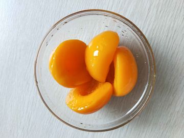Melocotón amarillo conservado dulce de las mitades en la comida enlatada del jarabe, HACCP BRC enumerado