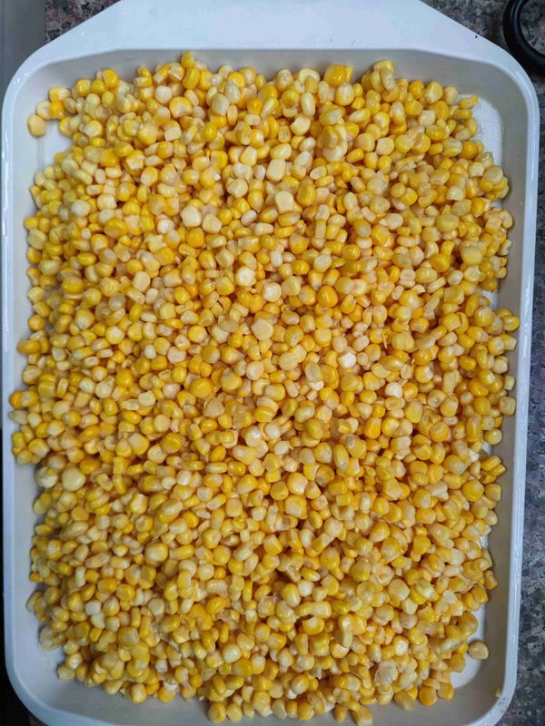 90g 184g 340g 425g Maíz dulce enlatado Tamaños de embalaje convenientes Perfecto para el servicio de alimentos y la distribución al por menor