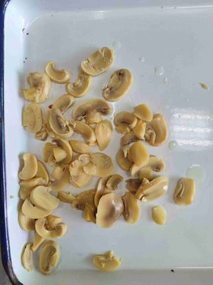 Guardar las setas en salmuera en un lugar fresco y seco