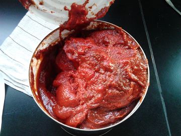 Pasta de tomate conservada rotura fría sin el olor y los preservativos peculiares