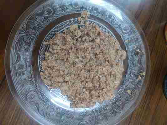 Embalaje de latas sin BPA trozos de atún enlatados textura firme en el proceso de conservación del aceite